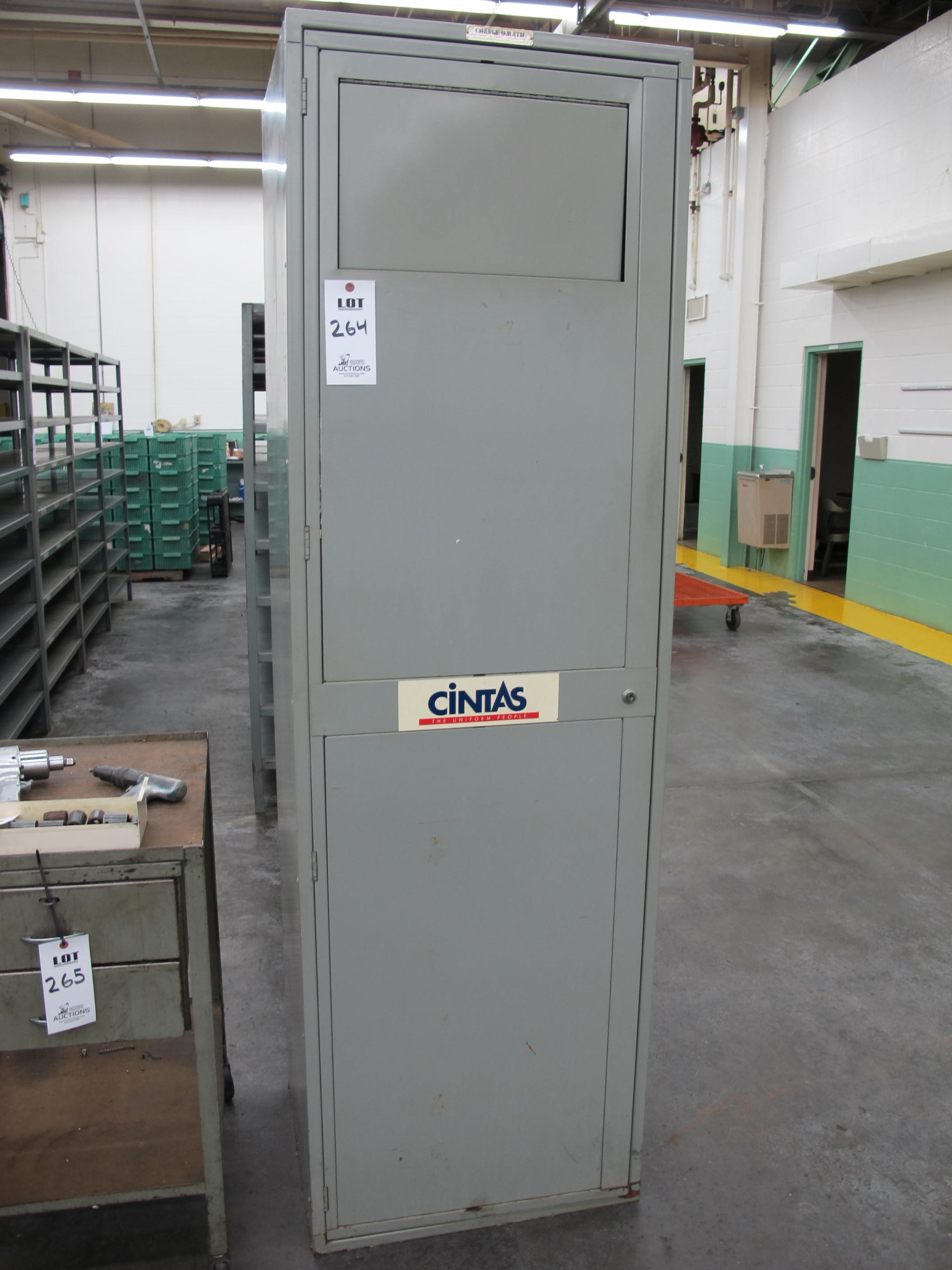 CINTAS UNIFORM HAMPER/LOCKER 24" L X 21" D X 841/2" H