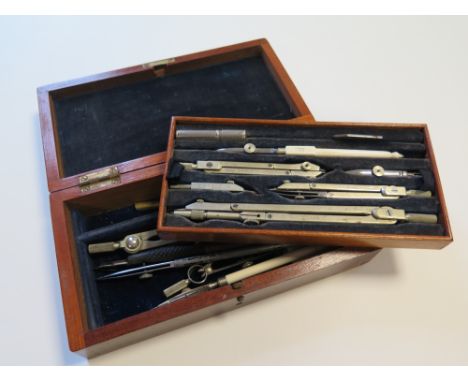 WW2 1940 dated officer compass set most instalments dated 1940 and military marked in its 1940 dated case 