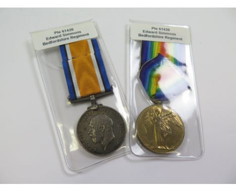 Bedford Regt - BWM & Victory Medal (61420 Pte E Simmons Bedf R). (2)