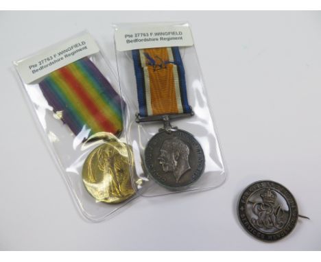 Bedford Regt - BWM & Victory Medal (27763 Pte F Wingfield Bedf R) Plus Silver War Badge No 368542 (3)