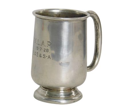 A George V silver Christening cup, of plain design, on a stepped foot, Birmingham 1927, 8.5cm high, 2.13oz. 