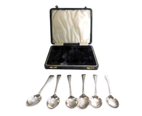A set of six George V silver bead pattern teaspoons, maker A&amp;Co Birmingham 1921, in fitted case, 1.94oz. 