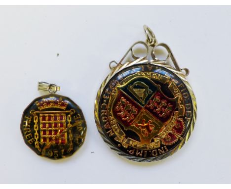 George V enamel half crown in a yellow scroll top frame together with Queen Elizabeth II enamel three pence coin (2)