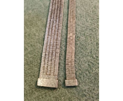 Sterling silver flat bark 41cm chain and matching bracelet 18cm, makers mark RFE, 74g, assay London 1976.