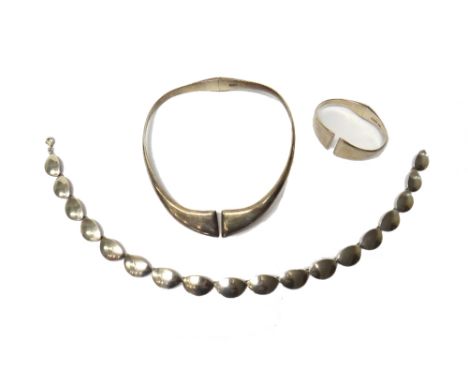 A silver necklace, in a curved panel shaped link design, detailed 950, a collar necklace, in a twin section form, detailed EX