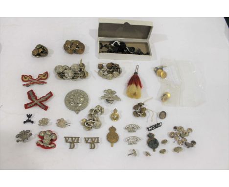 CEYLON MOUNTED RIFLES a qty of items relating to J R B Goodfellow, including a CMR Cap Badge, a set of large and small button