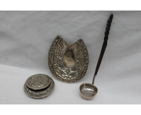 A late Victorian silver pierced dish of horseshoe shape, Birmingham, 1896, together with a small white metal ladle with twist