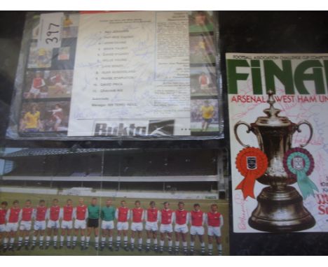 Arsenal Football Autographs: Cover of 1980 FA Cup Final programme only which is signed by the Arsenal team and 4 West Ham pla