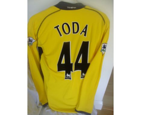 Toda Match Worn Tottenham Football Shirt: Rare chance to obtain this shirt which vendor informs us was worn in away match ver