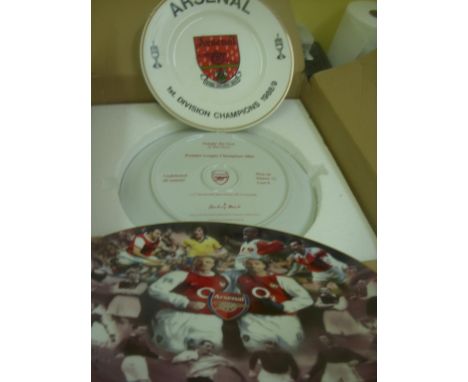Arsenal Boxed Ceramic Plate Collection: Includes 5 limited edition plates with certificates by Danbury Mint housed in polysty