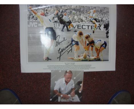 Paul Gascoigne Signed Euro 96 England Print: Superb 16 x 12 print with COA from respected source and picture of Gazza signing