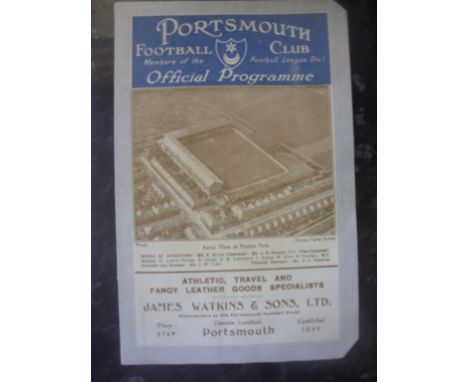 30/31 Portsmouth v Arsenal Football Programme: Very good condition programme with no team changes from Arsenals championship 