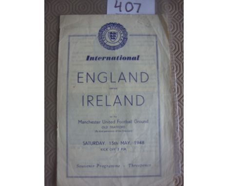 1948 At Manchester United England v Ireland Schools Programme: Dated 15 5 1948 this 8 page programme is very good with light 