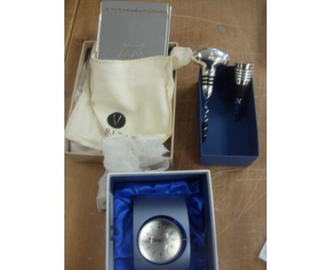 Football Corporate Gifts: Includes boxed clock to commemorate 125 years of the FA Cup, boxed Tottenham corkscrew and bottle s