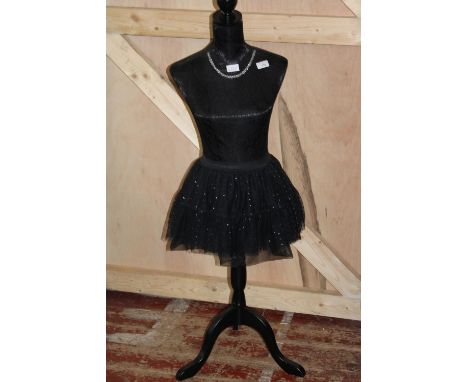 A vintage mannequinUnable to Posth132cm 