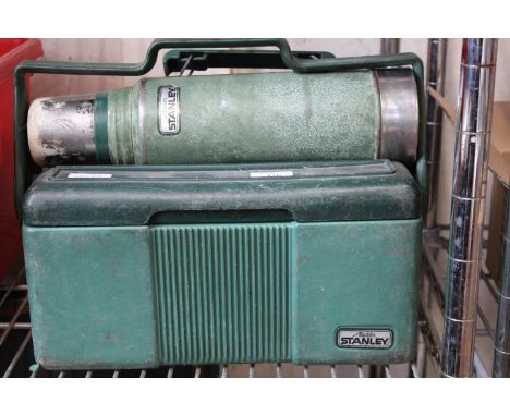 A vintage Stanley builders lunch box set 