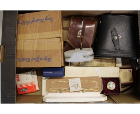 A mixed collection of items to include Miranda cased binoculars, Agfa camera, costume pearls etc (1 tray). 