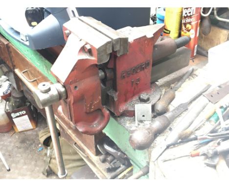 A British made bench adjustable vice. British made Record 75.