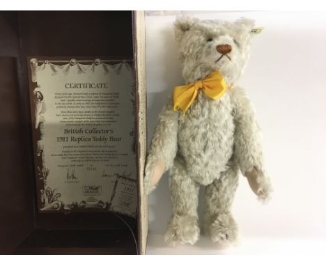 A Steiff British collectors 1911 replica bear. Comes with box and certificate. Limited edition of 3000. Postage B