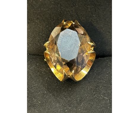 Large 9ct gold dress ring set with smokey quartz Weight 8.1g Size M 