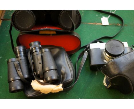 2x Pair of binoculars &  Minolta vintage camera 