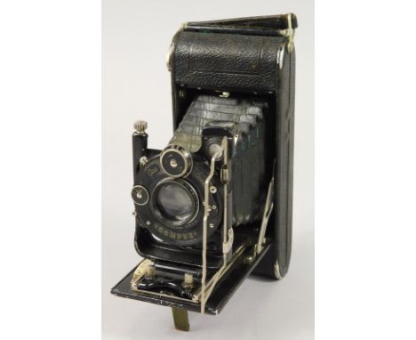 An Ica Icarette II (500) camera, with f4.5 Tessar, 1930s Compur shutter