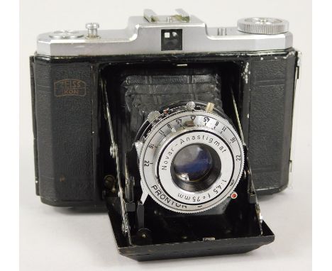 A Zeiss Nettar 517 camera, from the late 1940s