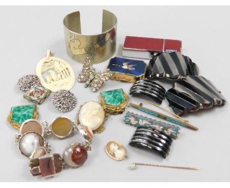 Miscellaneous jewellery and effects, to include belt buckles, cameo 9ct gold brooch, trinket box, agate sets for bracelets, b