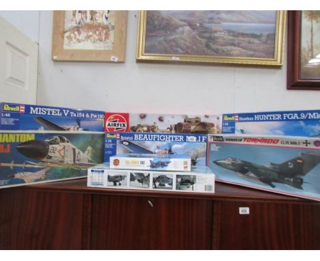 8 aircraft model kits