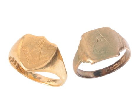 A MASONIC SIGNET RINGin 18ct gold, with shield head, engraved with Freemasons emblem, full British hallmarks for London, 1931