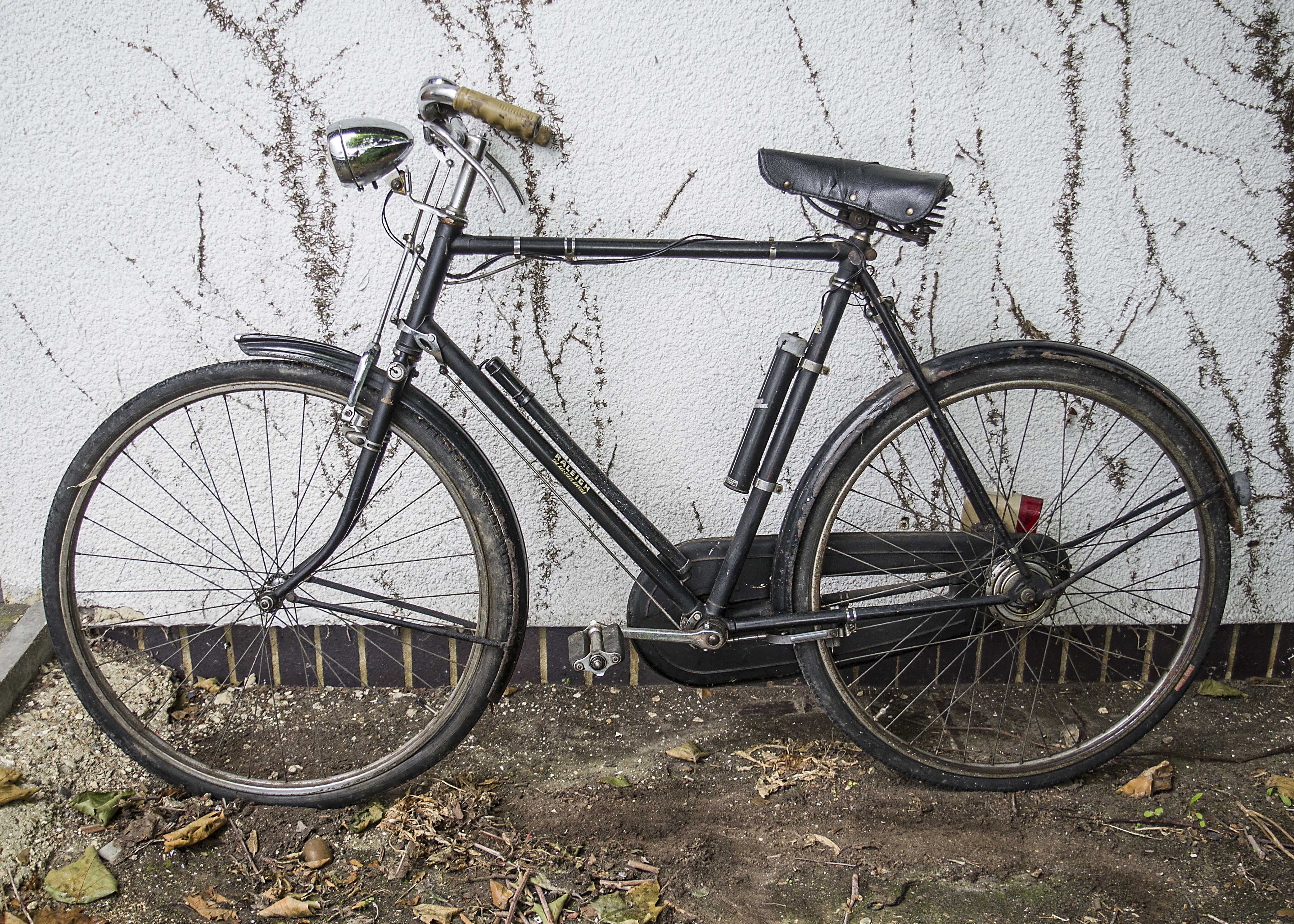 raleigh gents bicycle