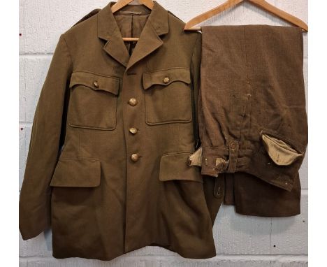 A vintage 1940's Army uniform. Location:RailIf there is no condition report, please request