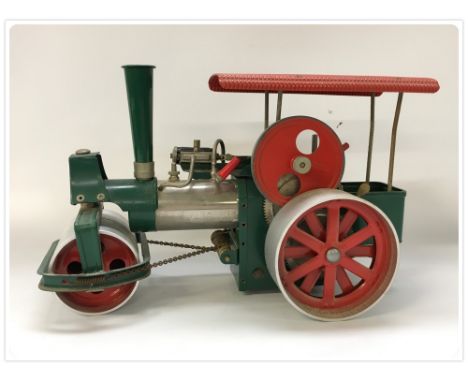 VINTAGE 'WILESCO' TRACTION ENGINE 