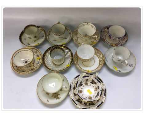 A GROUP OF TEN 18TH AND 19TH CENTURY CABINET CUPS AND SAUCERS TO INCLUDE SPODE, WORCESTER, AND COALPORT EXAMPLES 