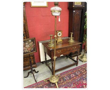 A BRASS STANDARD OIL LAMP WITH TELESCOPIC COLUMN, MARBLE GLASS FONT (In-house packing unavailable for this lot) 