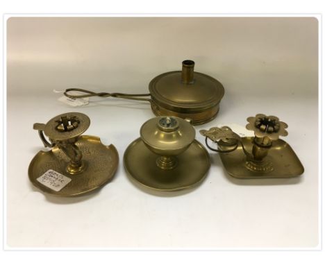 18TH CENTURY BRASS TINDER BOX, TWO 1920'S BRASS CHAMBER STICKS WITH ADJUSTABLE CANDLE HOLDERS AND AN OIL LAMP CHAMBER LIGHT, 