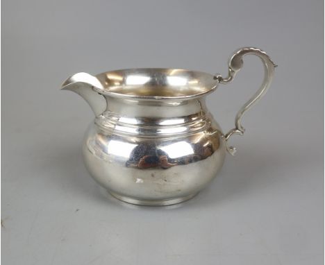 Hallmarked silver milk jug - Approx weight: 93g 