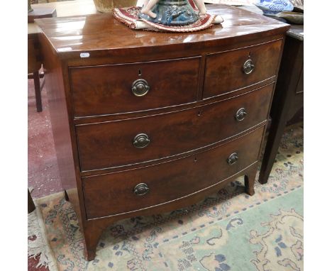 Small Georgian mahogany bow front chest of 2 over 2 drawers - Size approx: W: 90cm D: 49cm H: 88cm 