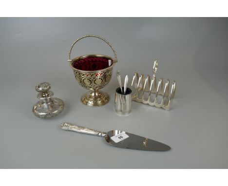 Collection of silver plate to include silver handled cake knife and perfume bottle 