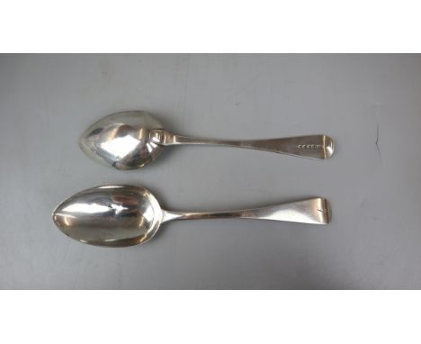 Hallmarked silver serving spoons London 1833 - Approx weight: 115g 