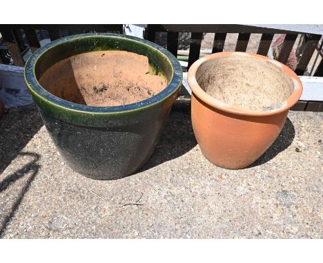 2 Ceramic garden pots 