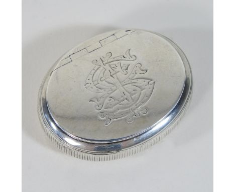 A Victorian silver snuff box, of hinged oval shape, London 1870, 5cm
