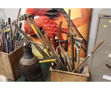Garden tools, spades, rakes, brushes, etc 
