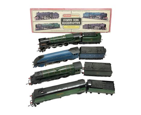 Hornby/Tri-Ang ‘00’ gauge - four locomotives and tenders comprising boxed Class 7P6F 4-6-2 ‘Oliver Cromwell’ no.70013 in BR g