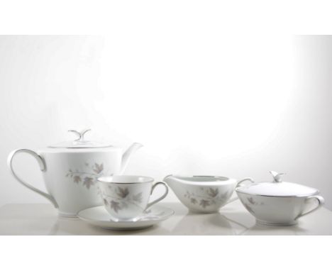 Noritake Harwood pattern dinner and tea service, comprising tea pot, milk jug, sugar bowl, eight cups, eight saucers, six cof