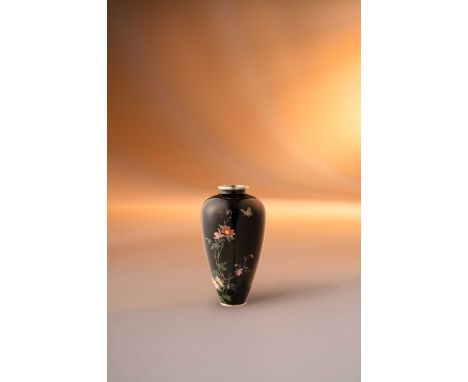 A SMALL JAPANESE CLOISONNE ENAMEL VASE BY NAMIKAWA YASUYUKI (1845-1927)MEIJI ERA, 19TH/20TH CENTURYThe baluster body decorate