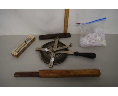 Mixed Lot: Vintage Lufkin measuring tape, vintage spirit levels, cased spoons and a quantity of lead soldiers