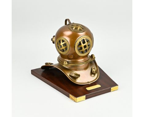 Miniature diving helmet lamp made of brass, for on the desk. Second half of the 20th century. Dimensions: 20 x 17 x 19 cm. In