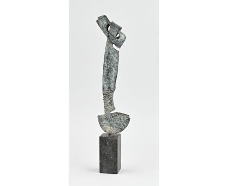 Modern bronze statue on marble base. Marked PL 89. Green patina. Dimensions: H 44 cm.