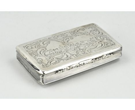 Silver tobacco box, 833/000, with engraved lid with a representation of a cow and a farm and floral decoration. The sides are